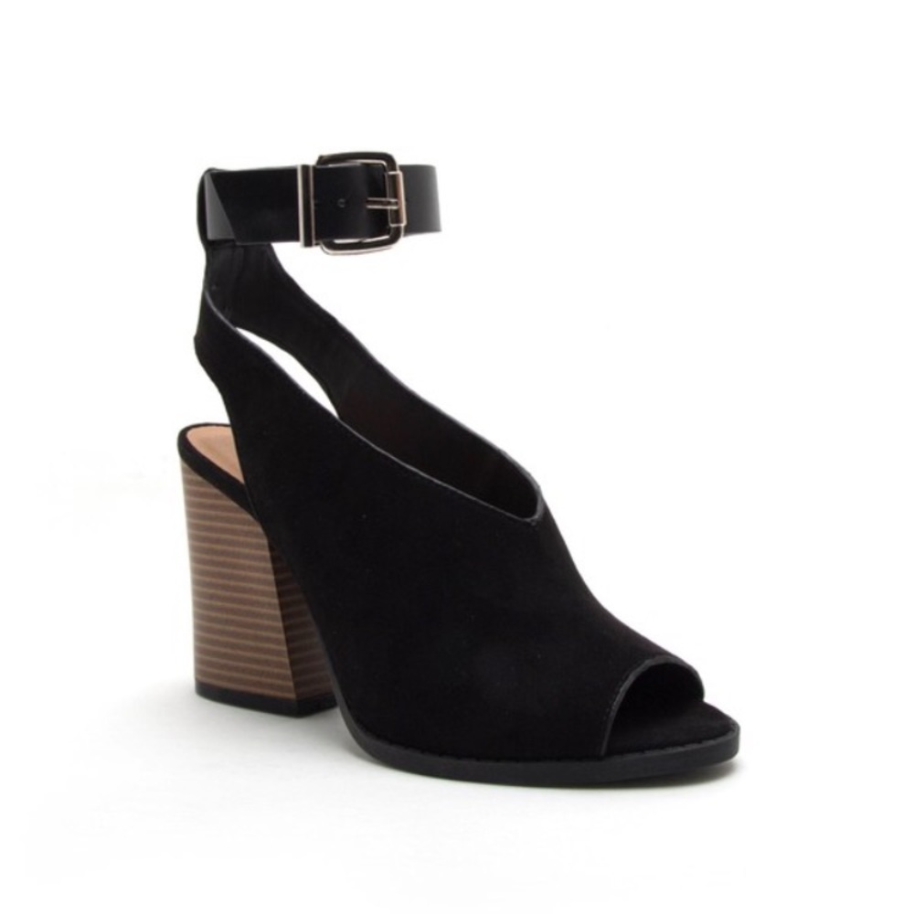 Last 1✨Kenzie Black Vegan Suede Ankle Strap Bootie - Picture 3 of 8